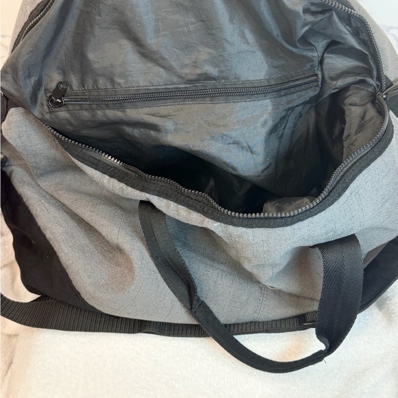 Kyodan Large Gray Duffel Gym Bag Wet/Dry Pocket Travel Weekender Unisex - Picture 7 of 10
